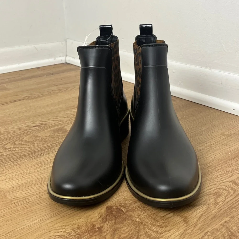 Kate Spade Leopard Print Rain Boots Women 8 Black Chelsea Rubber Gold Accent NEW